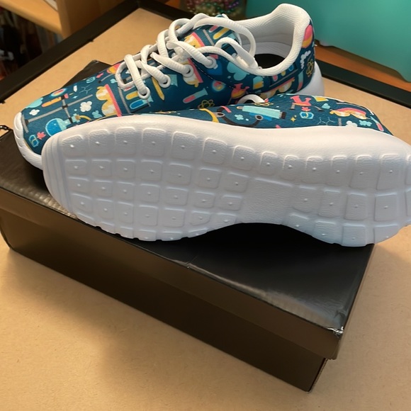 Science shoes - Picture 2 of 2